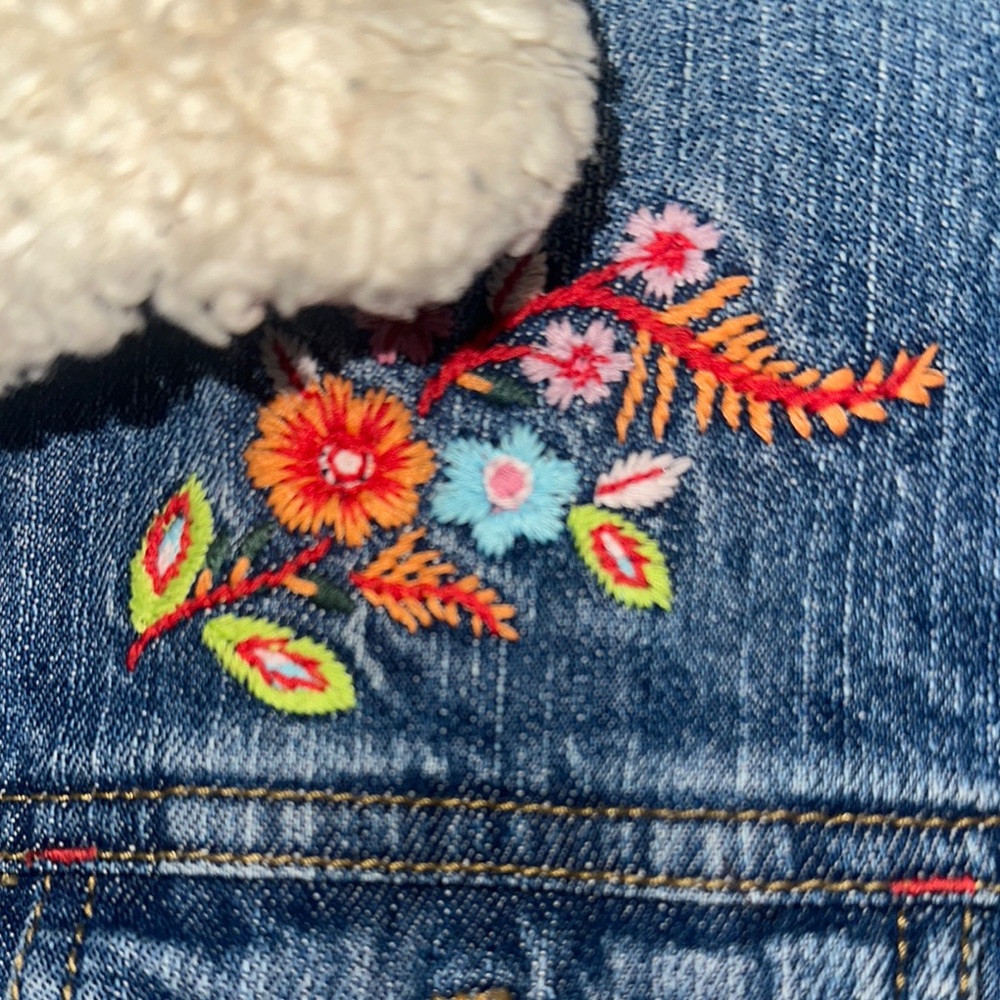 GAP Denim Jacket with Floral Embroidery and Fleece Collar - Picture 4 of 8